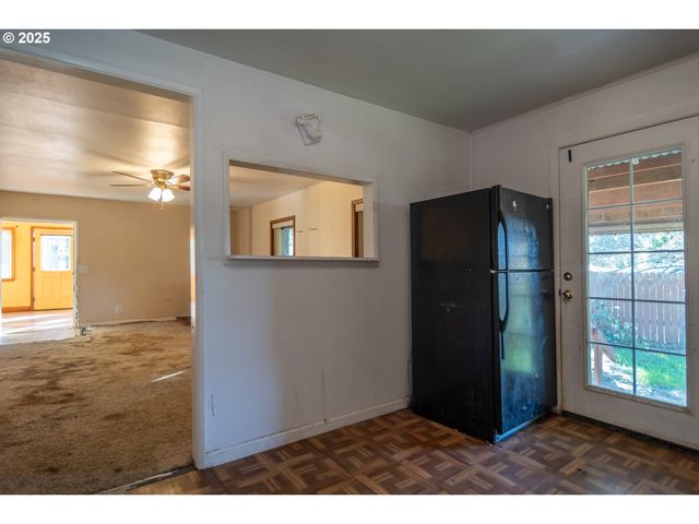 839 UNION GAP LOOP Rd, Oakland, OR 97462