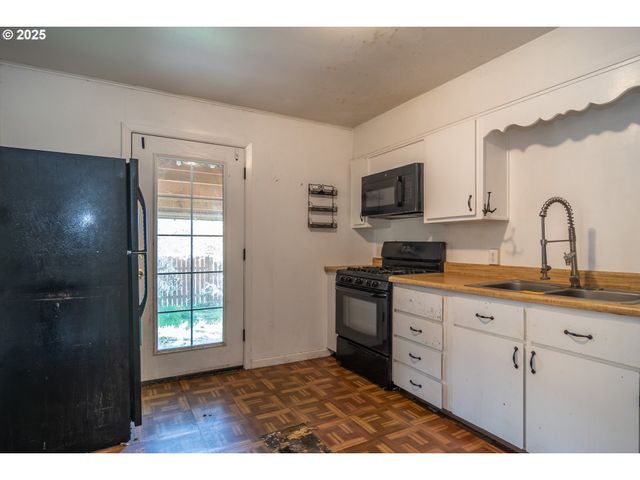 839 UNION GAP LOOP Rd, Oakland, OR 97462