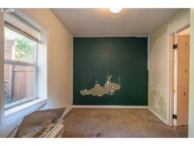 839 UNION GAP LOOP Rd, Oakland, OR 97462