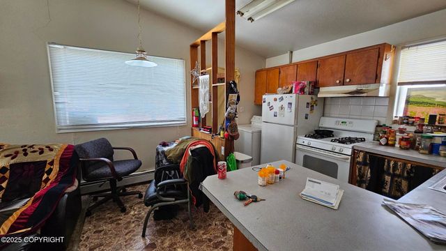 4103 E 3rd Avenue, Anchorage, AK 99508
