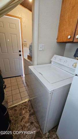 4103 E 3rd Avenue, Anchorage, AK 99508