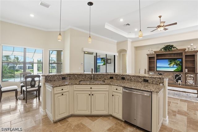 3266 Runaway LN, Naples, FL 34114