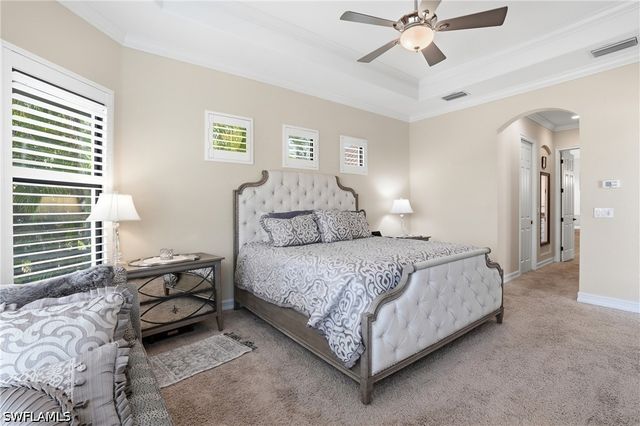 3266 Runaway LN, Naples, FL 34114