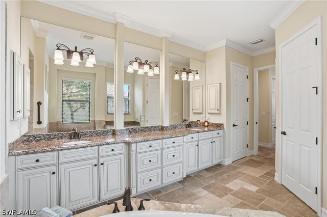 3266 Runaway LN, Naples, FL 34114