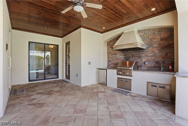3266 Runaway LN, Naples, FL 34114