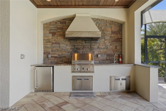 3266 Runaway LN, Naples, FL 34114