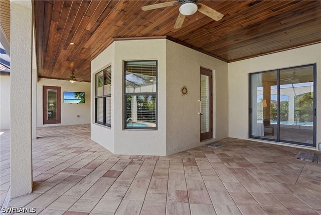 3266 Runaway LN, Naples, FL 34114
