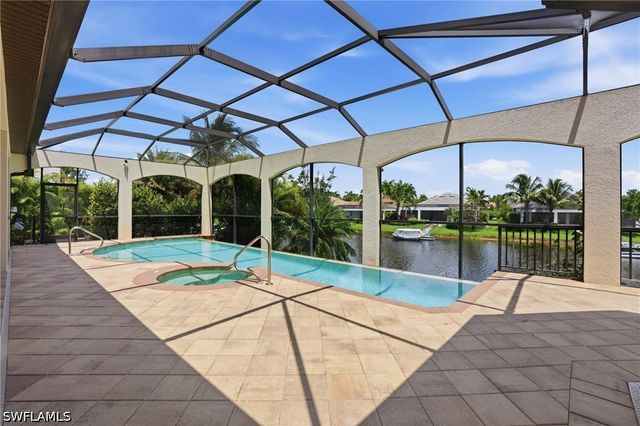 3266 Runaway LN, Naples, FL 34114