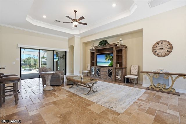 3266 Runaway LN, Naples, FL 34114