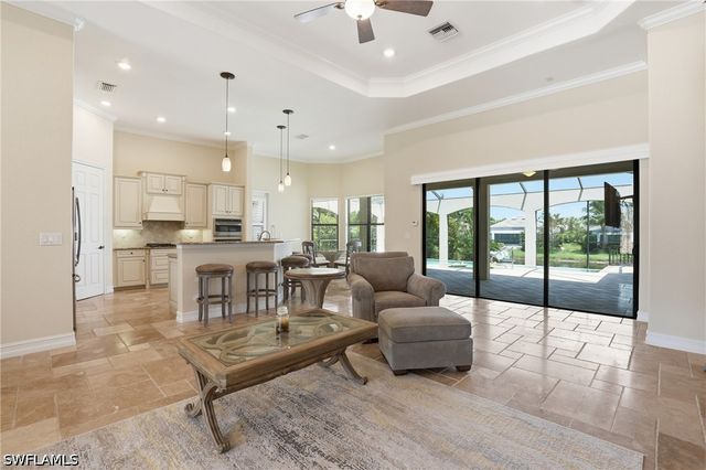 3266 Runaway LN, Naples, FL 34114