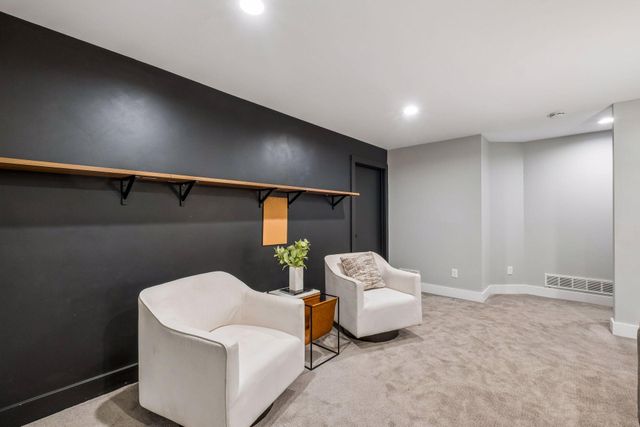 1740 Palace Avenue, Saint Paul, MN 55105