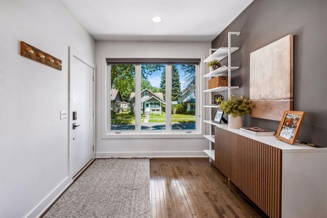 1740 Palace Avenue, Saint Paul, MN 55105