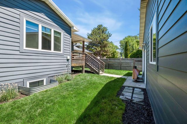 1740 Palace Avenue, Saint Paul, MN 55105
