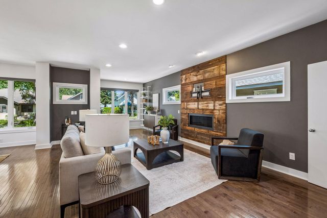 1740 Palace Avenue, Saint Paul, MN 55105