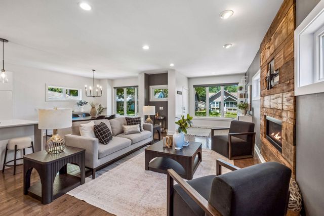 1740 Palace Avenue, Saint Paul, MN 55105