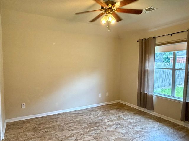 396 Newcom Lane, Sealy, TX 77474