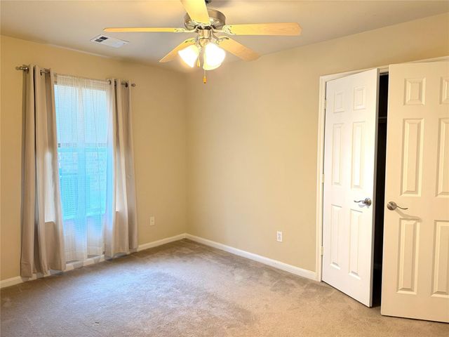 396 Newcom Lane, Sealy, TX 77474