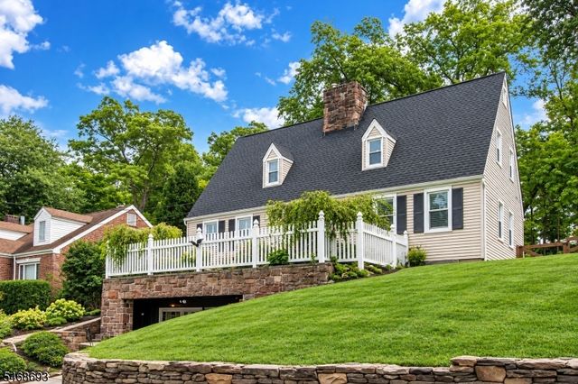 37 Wayland Dr, Verona Twp., NJ 07044