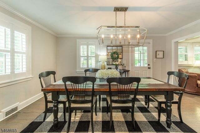 37 Wayland Dr, Verona Twp., NJ 07044
