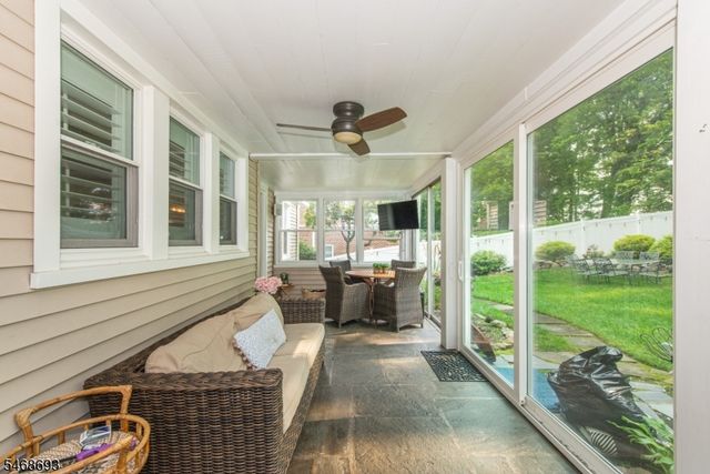 37 Wayland Dr, Verona Twp., NJ 07044