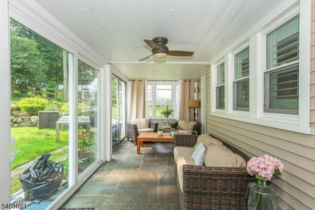 37 Wayland Dr, Verona Twp., NJ 07044