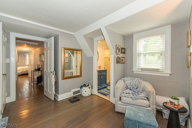 37 Wayland Dr, Verona Twp., NJ 07044