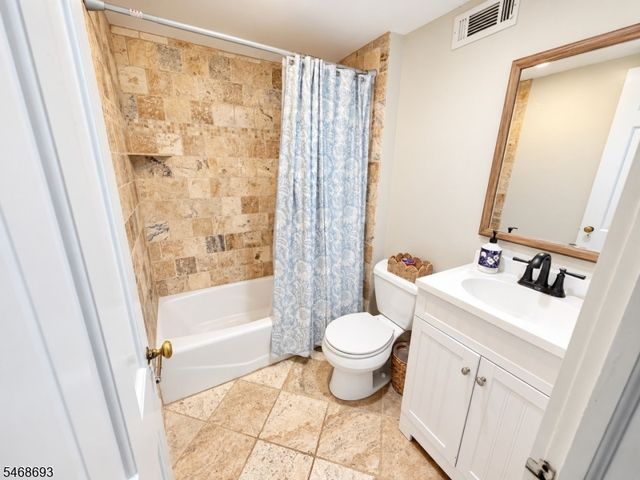 37 Wayland Dr, Verona Twp., NJ 07044