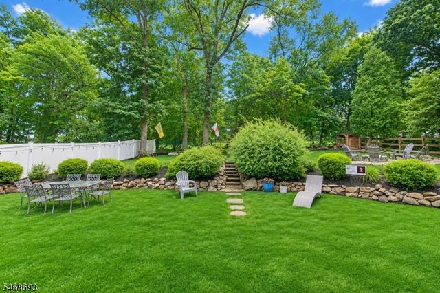37 Wayland Dr, Verona Twp., NJ 07044