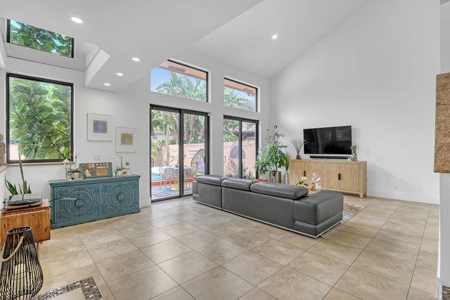 6532 Via Rosa, Boca Raton, FL 33433