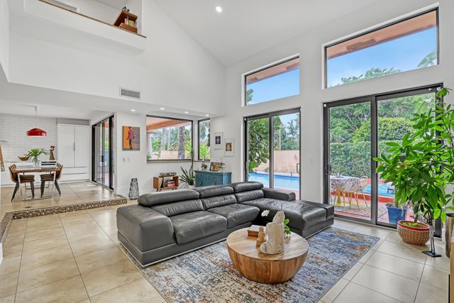 6532 Via Rosa, Boca Raton, FL 33433