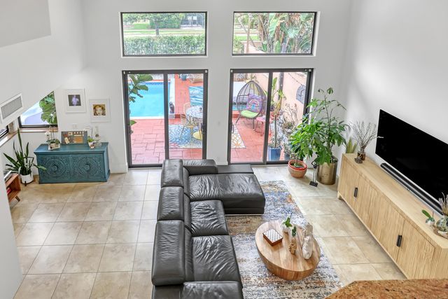 6532 Via Rosa, Boca Raton, FL 33433