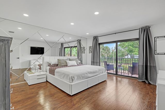 6532 Via Rosa, Boca Raton, FL 33433