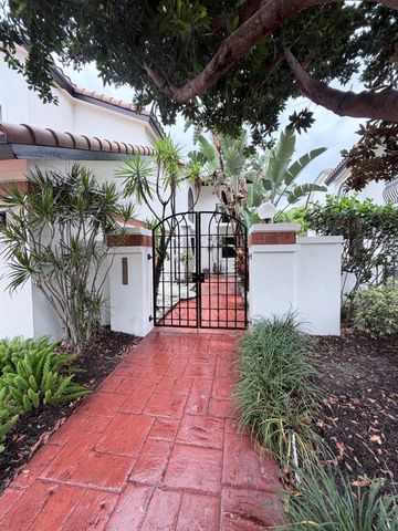6532 Via Rosa, Boca Raton, FL 33433