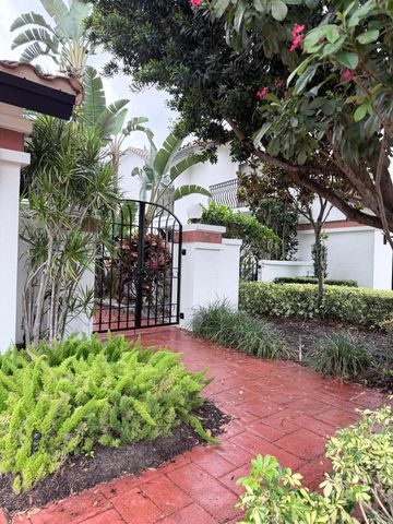 6532 Via Rosa, Boca Raton, FL 33433