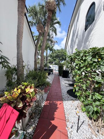 6532 Via Rosa, Boca Raton, FL 33433