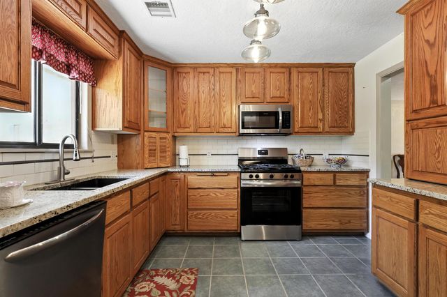 411 Schmidt Place, Los Lunas, NM 87031