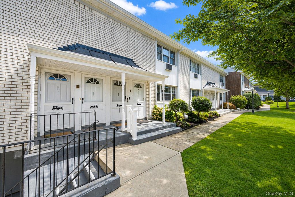 4715 Wilshire Lane K15, Oakdale, NY 11769 — photo 2
