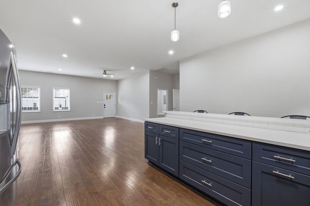 4251 Old Metal Rd, Palmyra, TN 37142