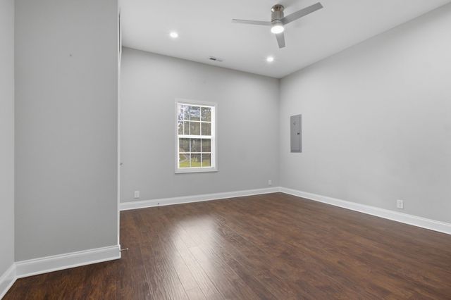 4251 Old Metal Rd, Palmyra, TN 37142