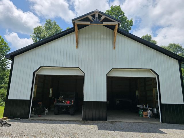 4251 Old Metal Rd, Palmyra, TN 37142