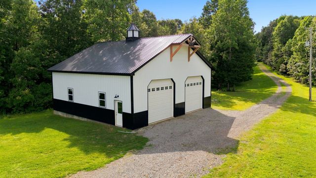 4251 Old Metal Rd, Palmyra, TN 37142