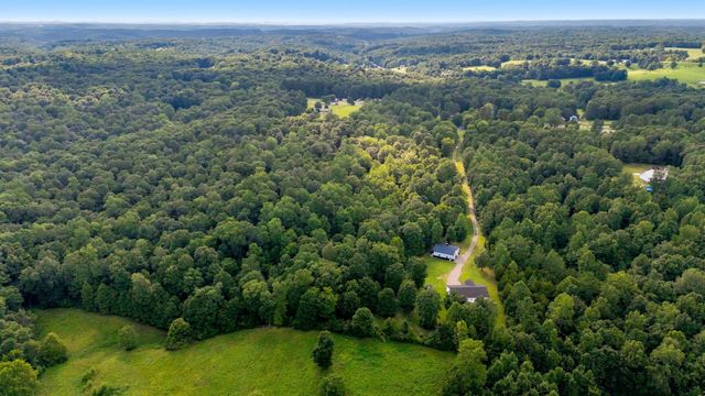 4251 Old Metal Rd, Palmyra, TN 37142