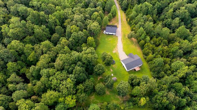 4251 Old Metal Rd, Palmyra, TN 37142