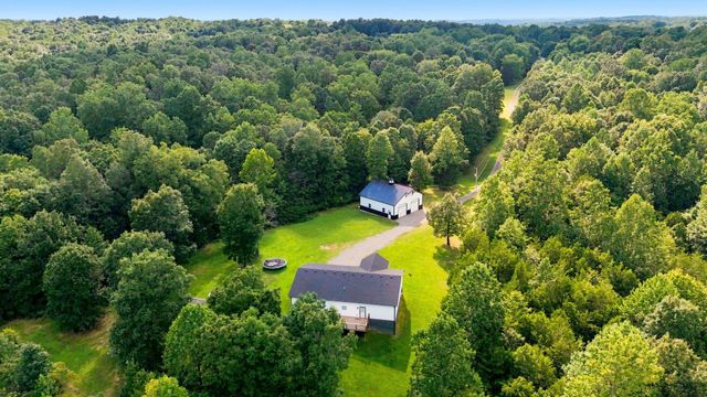 4251 Old Metal Rd, Palmyra, TN 37142