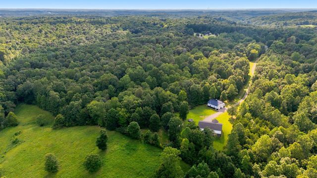 4251 Old Metal Rd, Palmyra, TN 37142