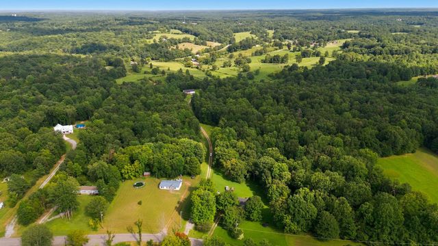 4251 Old Metal Rd, Palmyra, TN 37142