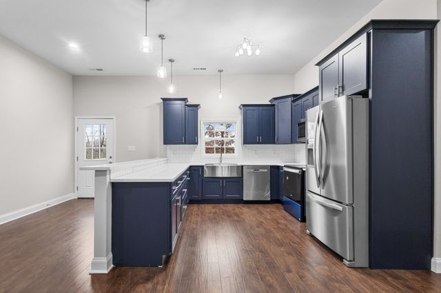 4251 Old Metal Rd, Palmyra, TN 37142