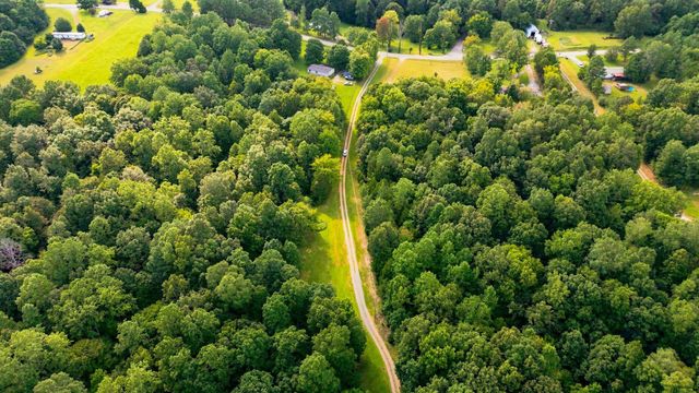 4251 Old Metal Rd, Palmyra, TN 37142