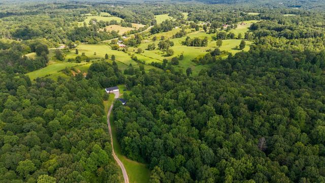 4251 Old Metal Rd, Palmyra, TN 37142