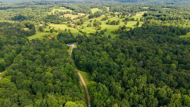 4251 Old Metal Rd, Palmyra, TN 37142